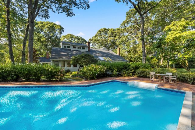 8 Waterview Lane, Setauket, NY 11733
