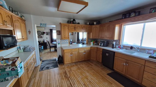 1745 33rd Street SW, Minot, ND 58701