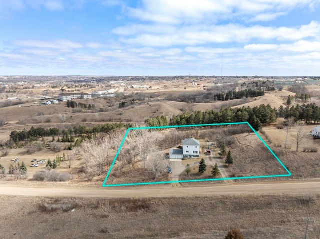 1745 33rd Street SW, Minot, ND 58701