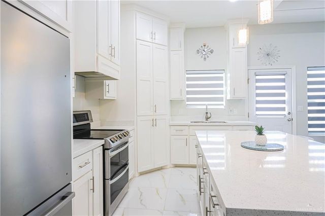 823 Whitewing Street, Alamo, TX 78516