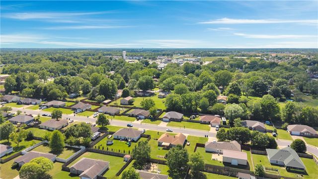 360 Benton Drive, Pea Ridge, AR 72751