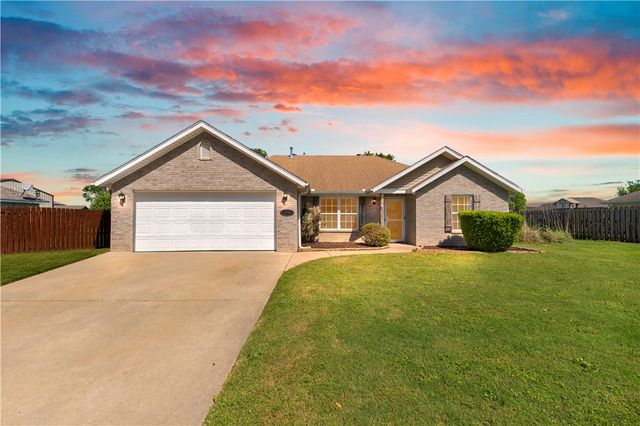 360 Benton Drive, Pea Ridge, AR 72751