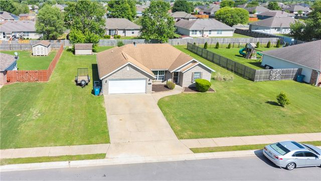 360 Benton Drive, Pea Ridge, AR 72751