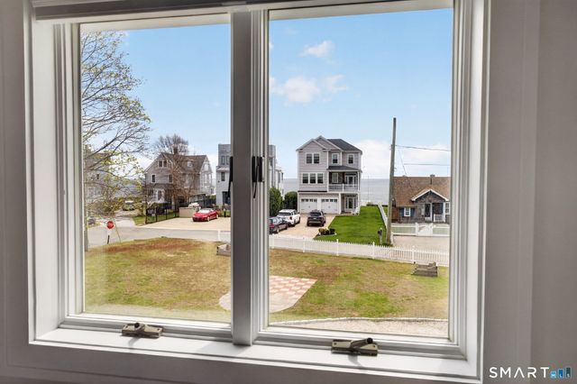 31 Sols Point Road, Clinton, CT 06413