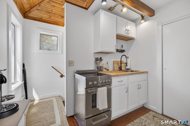 31 Sols Point Road, Clinton, CT 06413