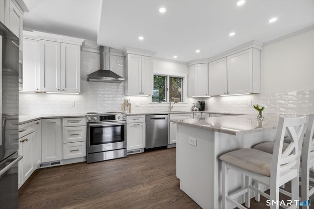 31 Sols Point Road, Clinton, CT 06413