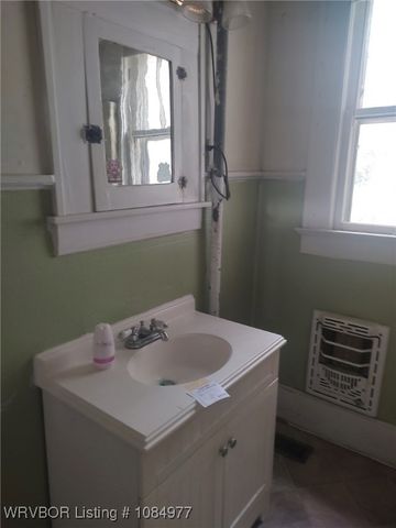 702 N 5th Street, Paris, AR 72855