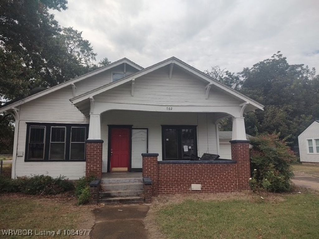 702 N 5th Street, Paris, AR 72855