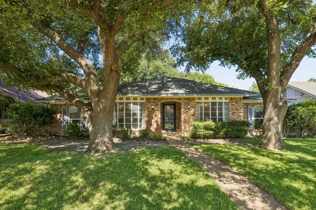505 Fireside Drive, Richardson, TX 75081