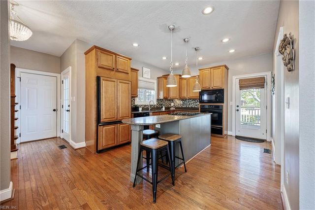 101 Bayside DR, Moyock, NC 27958