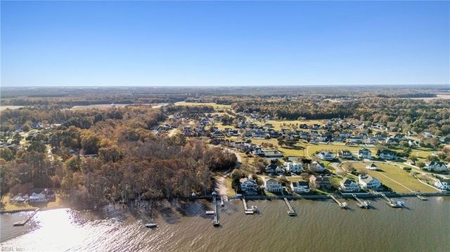 101 Bayside DR, Moyock, NC 27958