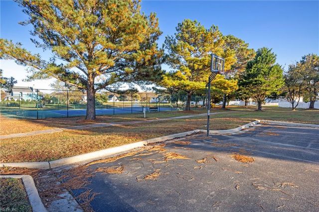 101 Bayside DR, Moyock, NC 27958