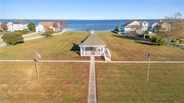 101 Bayside DR, Moyock, NC 27958