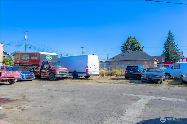 3601 S G Street, Tacoma, WA 98418