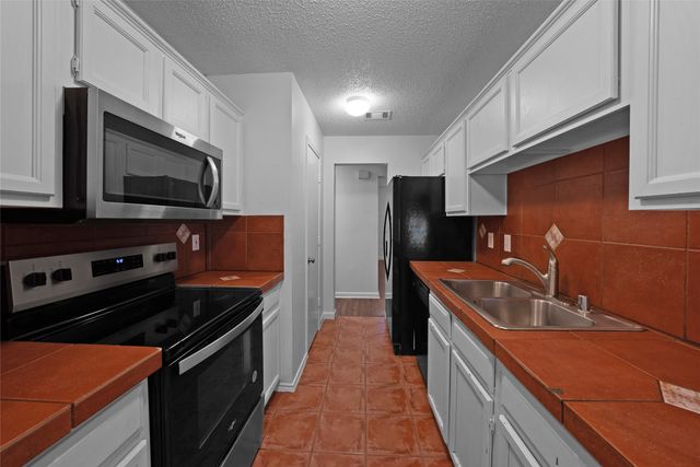 2910 Chisholm Trail, Corinth, TX 76210
