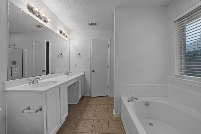 2910 Chisholm Trail, Corinth, TX 76210