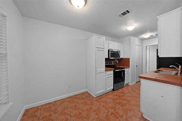 2910 Chisholm Trail, Corinth, TX 76210