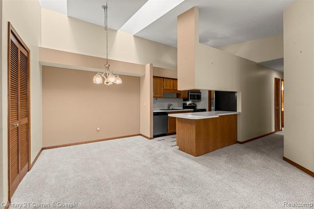 1325 Harbour Boulevard 88, Trenton, MI 48183