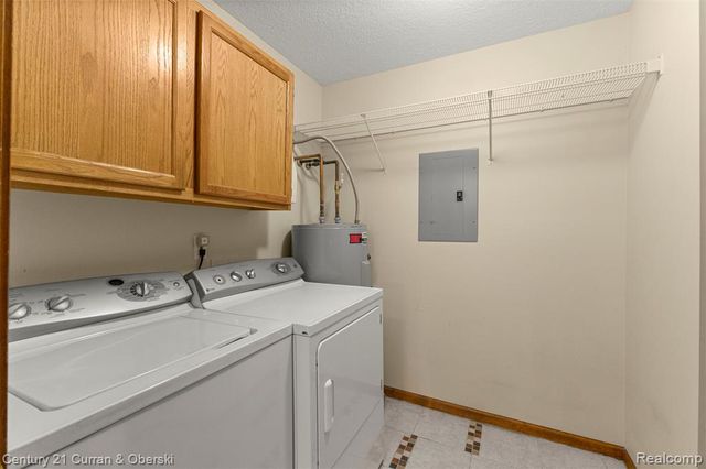 1325 Harbour Boulevard 88, Trenton, MI 48183