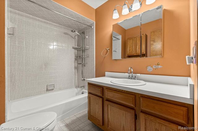 1325 Harbour Boulevard 88, Trenton, MI 48183