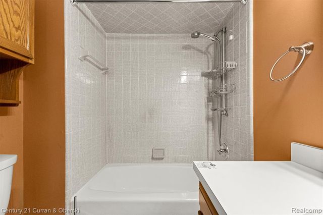 1325 Harbour Boulevard 88, Trenton, MI 48183