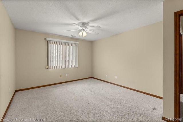 1325 Harbour Boulevard 88, Trenton, MI 48183