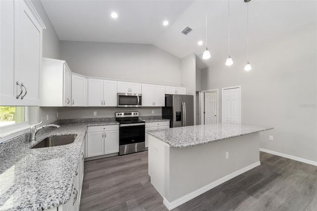 3617 SW BREEZY POINT DR, Dunnellon, FL 34431