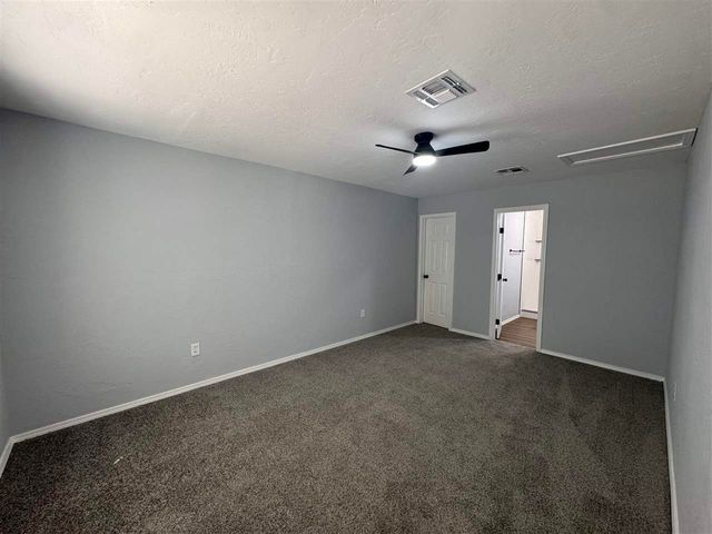 4313 NW Santa Fe Ave, Lawton, OK 73505