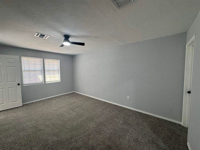 4313 NW Santa Fe Ave, Lawton, OK 73505