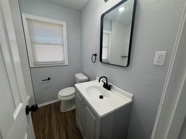 4313 NW Santa Fe Ave, Lawton, OK 73505