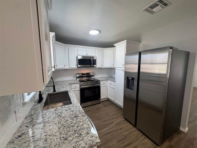 4313 NW Santa Fe Ave, Lawton, OK 73505