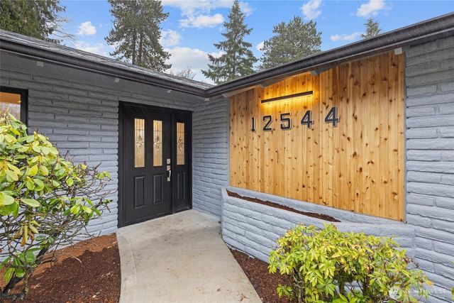 12544 SE 16th Street, Bellevue, WA 98005