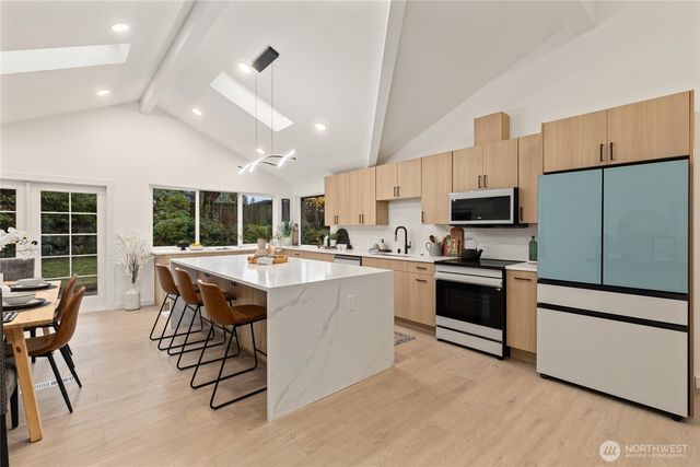 12544 SE 16th Street, Bellevue, WA 98005