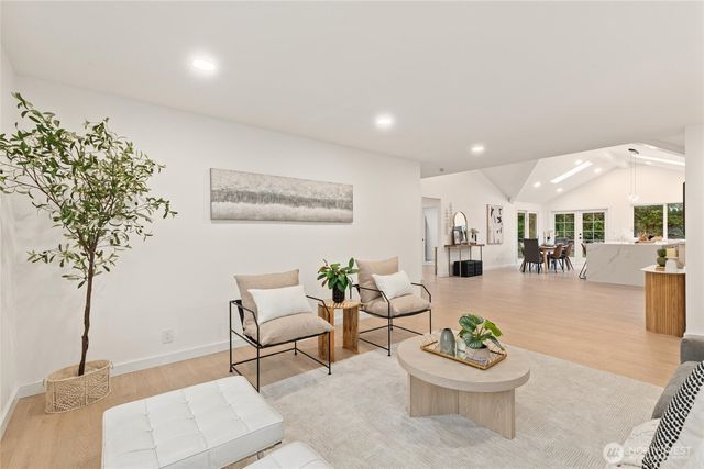 12544 SE 16th Street, Bellevue, WA 98005