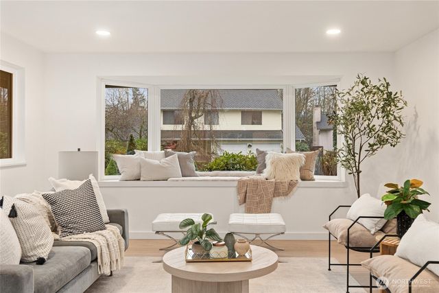 12544 SE 16th Street, Bellevue, WA 98005