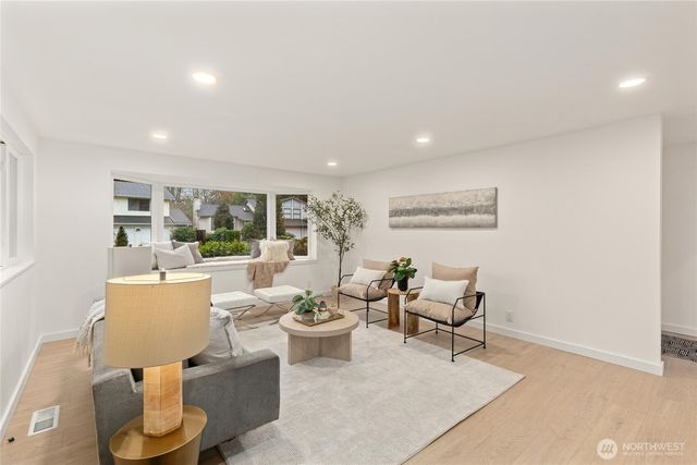 12544 SE 16th Street, Bellevue, WA 98005