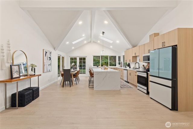 12544 SE 16th Street, Bellevue, WA 98005