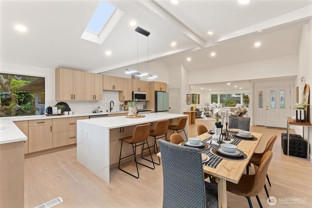 12544 SE 16th Street, Bellevue, WA 98005