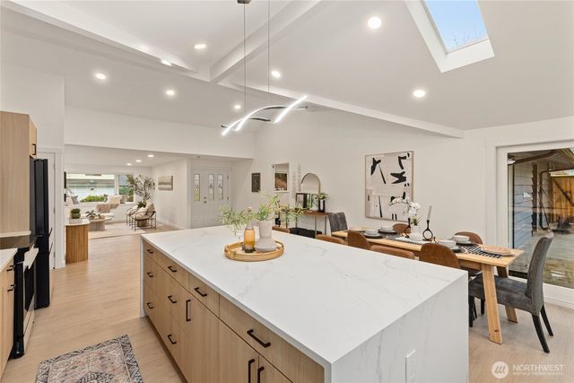 12544 SE 16th Street, Bellevue, WA 98005