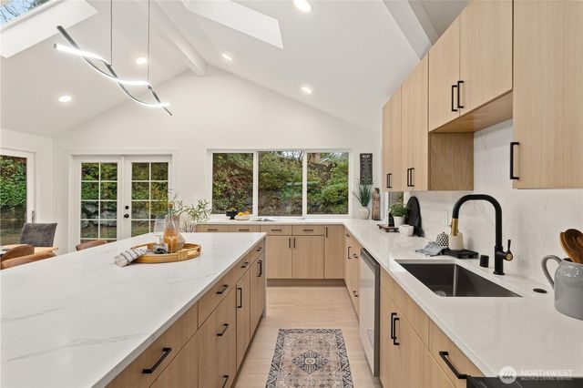 12544 SE 16th Street, Bellevue, WA 98005