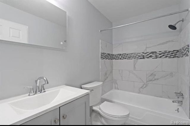 21078 Mitchelldale Avenue, Ferndale, MI 48220