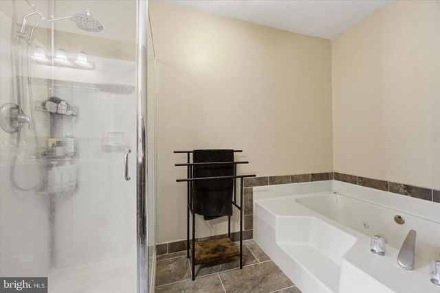 193 CROWN PRINCE DR, Marlton, NJ 08053