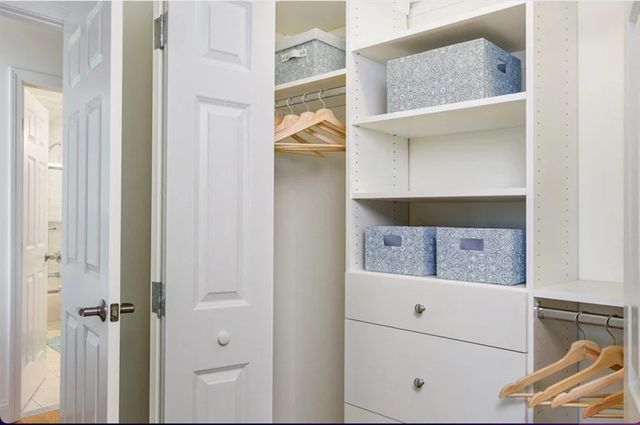 14 Thornton Rd 14, Brookline, MA 02467