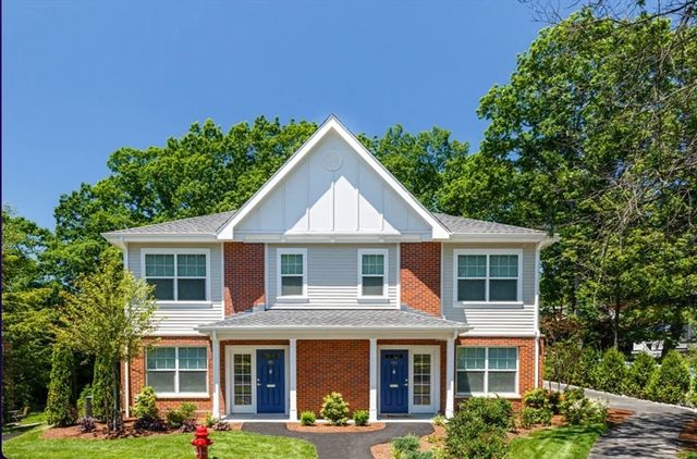 14 Thornton Rd 14, Brookline, MA 02467