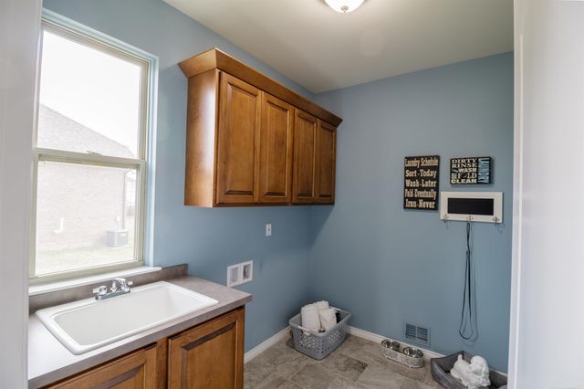 27600 Hagen Road, Chesterfield Twp, MI 48051