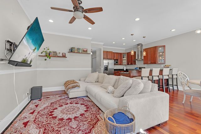 1154 W Diversey Parkway 2W, Chicago, IL 60614