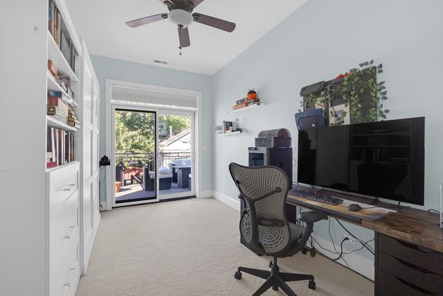 1154 W Diversey Parkway 2W, Chicago, IL 60614