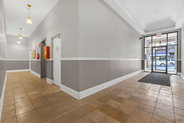 1154 W Diversey Parkway 2W, Chicago, IL 60614