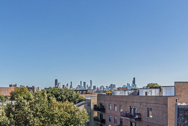 1154 W Diversey Parkway 2W, Chicago, IL 60614