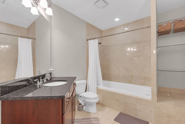 1154 W Diversey Parkway 2W, Chicago, IL 60614
